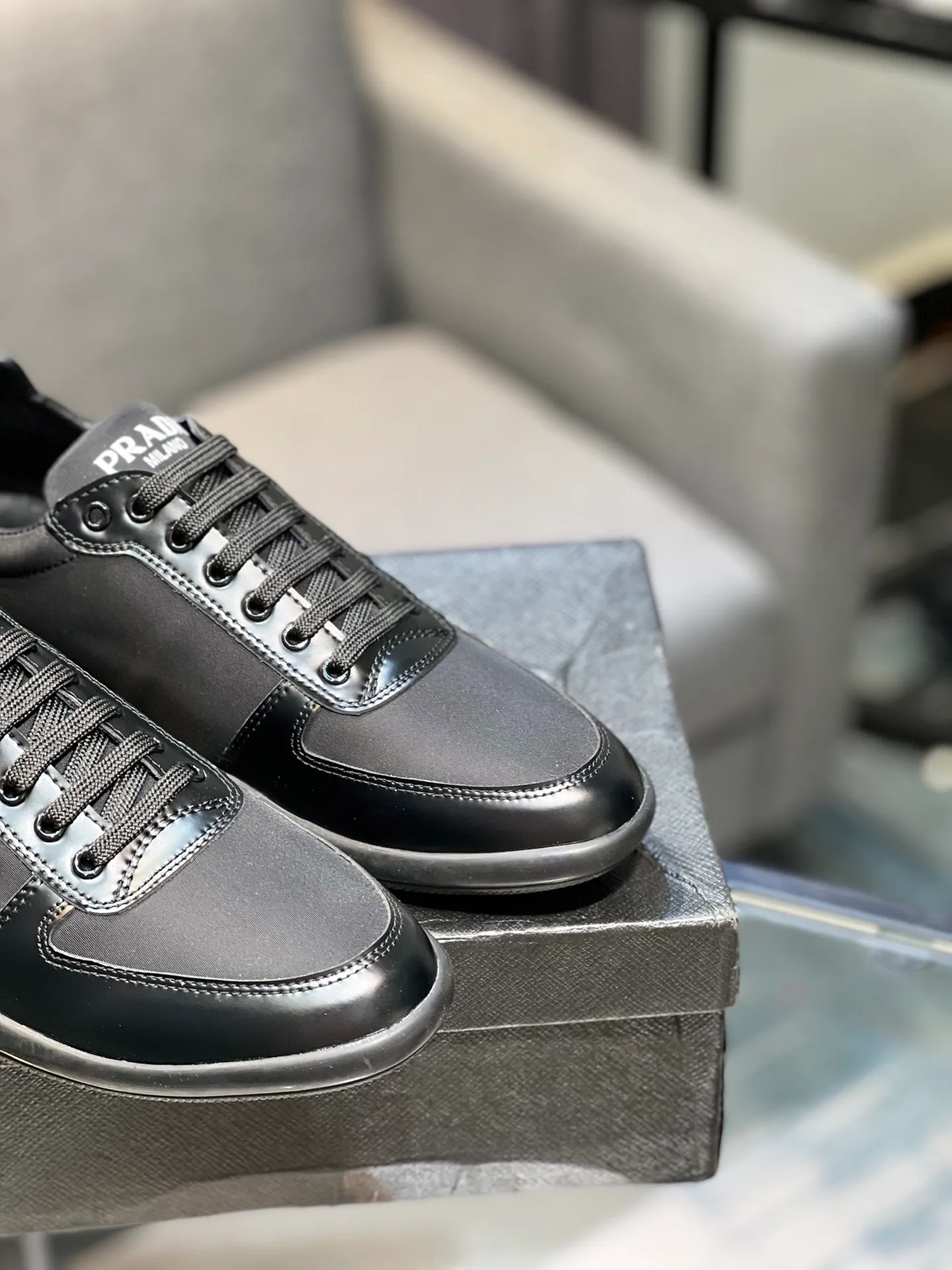 Men's men's shoes 💰440 [PRADA—Prada] 2025 latest model 🙈original replica! 👟👟👟Available here. The workmanship is top-notch. The upper is made of Italian 🇮🇹Imported calfskin. ❗️Breathable genuine leather lining @Suitable for travel. The original version has an enlarged engraved sole, making it suitable for all kinds of travels, showing low-key luxury. Size: 38-44 yards